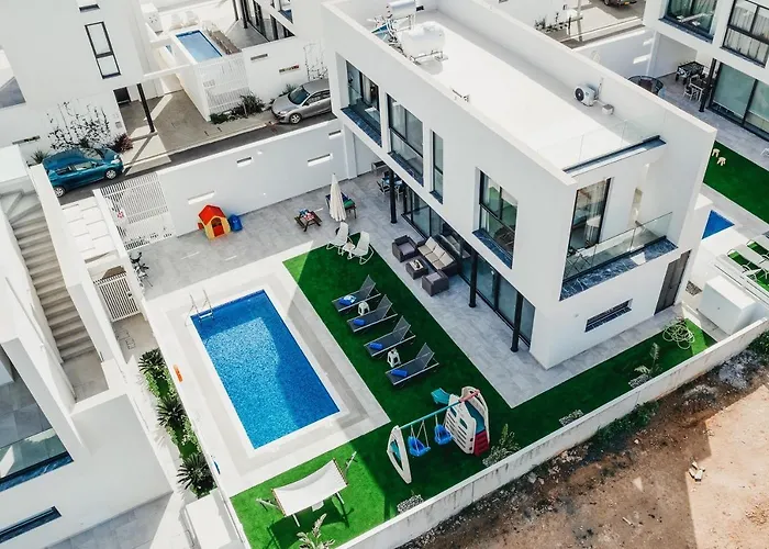 Sunnyvillas 4br New Private Pool In Pernera * بروتاراس