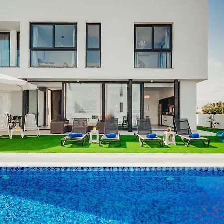 Villa Sunnyvillas 4br New Private Pool In Pernera Protaras