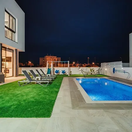 Villa Sunnyvillas 4br New Private Pool In Pernera