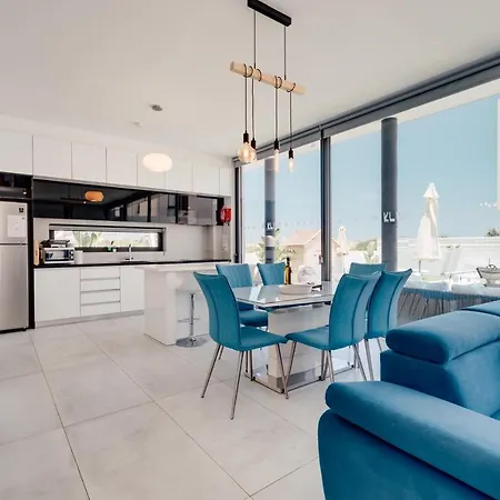 Sunnyvillas 4br New Private Pool In Pernera