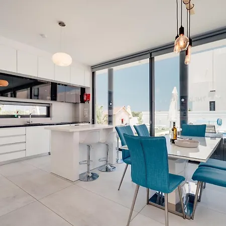 Sunnyvillas 4br New Private Pool In Pernera プロタラス