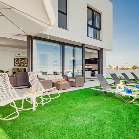 Villa Sunnyvillas 4br New Private Pool In Pernera Protaras