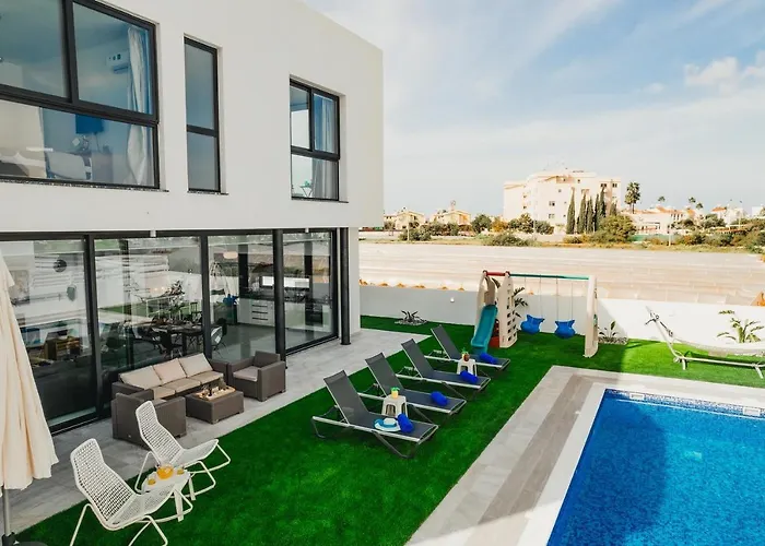 Sunnyvillas 4br New Private Pool In Pernera Villa